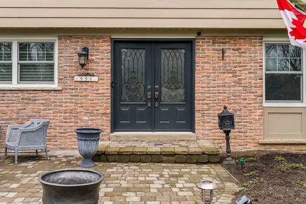 996 Cresthampton LN, Mississauga, ON L5H 2X1