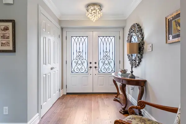 996 Cresthampton LN, Mississauga, ON L5H 2X1