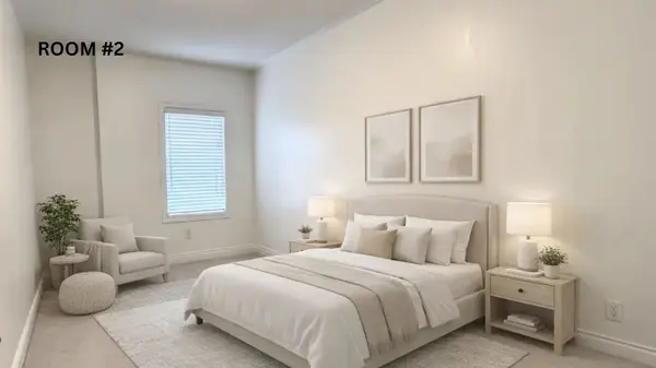 13 Ypres RD #3, Toronto W03, ON M6M 0B2