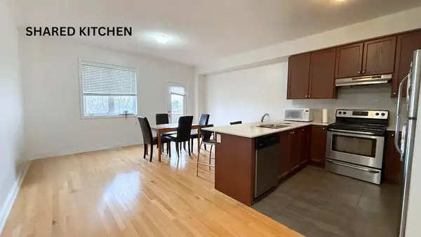 13 Ypres RD #2, Toronto W03, ON M6M 0B2