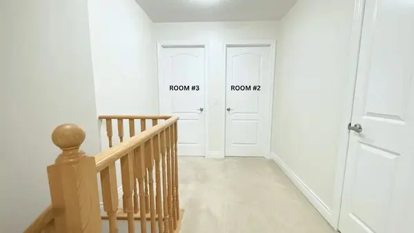 13 Ypres RD #2, Toronto W03, ON M6M 0B2