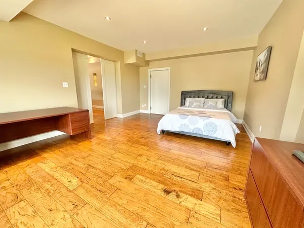 13 Classic DR N #-, Brampton, ON L6Y 5G9