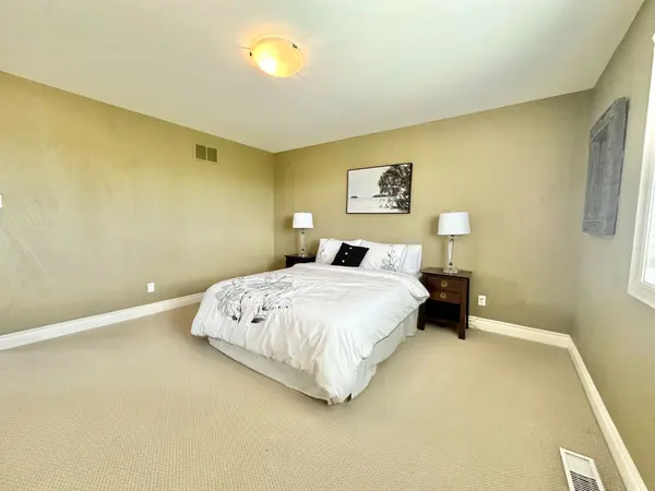 13 Classic DR N #-, Brampton, ON L6Y 5G9