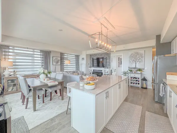 550 North Service RD #607, Grimsby, ON L3M 4E8