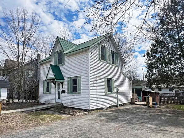 97 William ST, Parry Sound, ON P2A 1V5