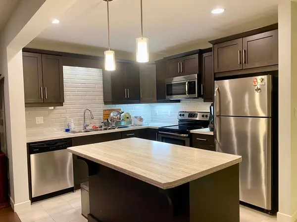 7 Empire Pkwy, St. Thomas, ON N5R 0E9