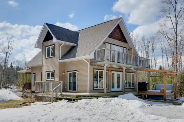 1289 Purbrook RD, Bracebridge, ON P1L 1X3