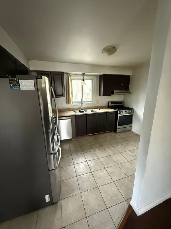 7 Ardsley RD, London North, ON N6G 2W3