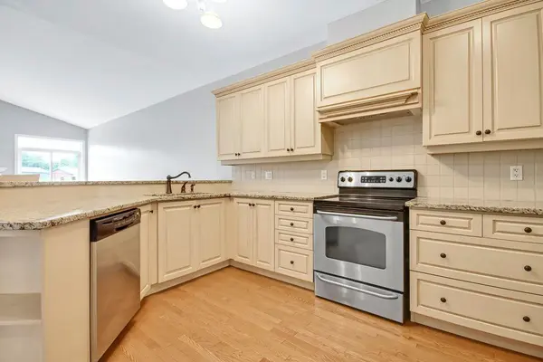 108 Villageview Private, Carp - Huntley Ward, ON K0A 1L0