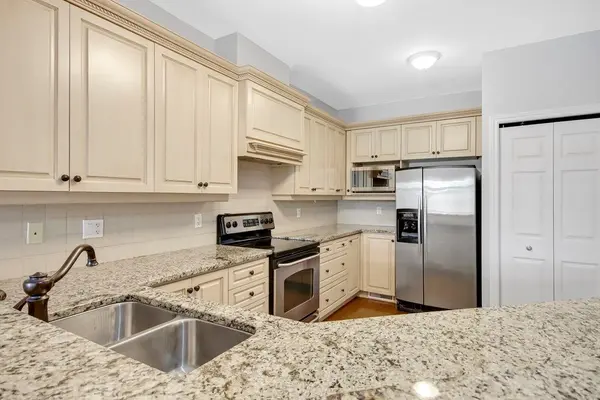 108 Villageview Private, Carp - Huntley Ward, ON K0A 1L0