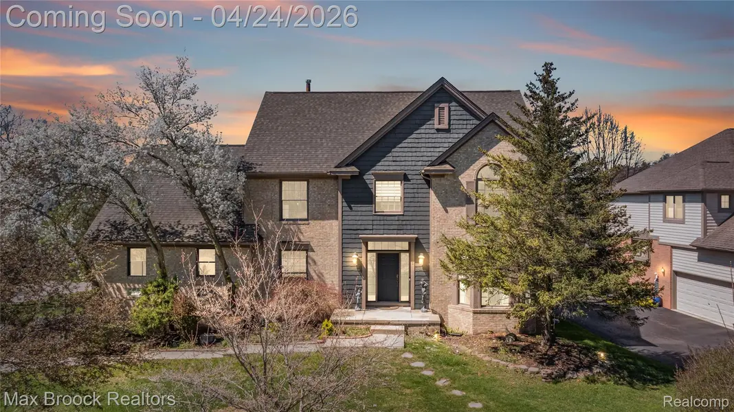 3382 Long Meadow CT, West Bloomfield Charter Township, MI 48324