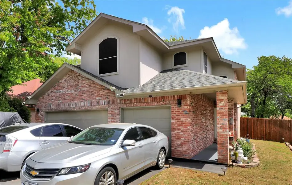 1637 Arbor Ridge Drive, Fort Worth, TX 76112