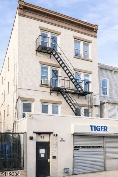 73 4Th St #B2, Passaic City, NJ 07055