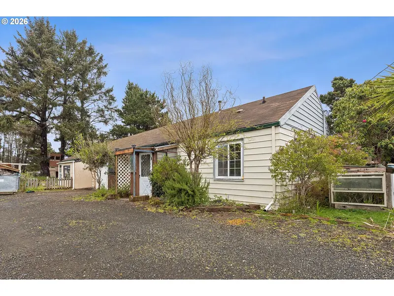 1035 SW 15TH ST, Lincoln City, OR 97367