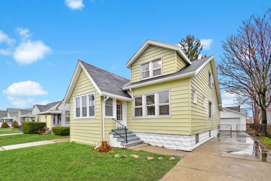 345 E Goulson AVE, Hazel Park, MI 48030