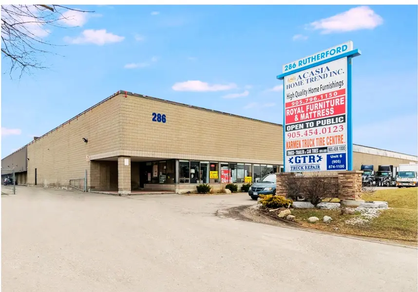 286 Rutherford RD S #10, Brampton, ON L6W 3J9