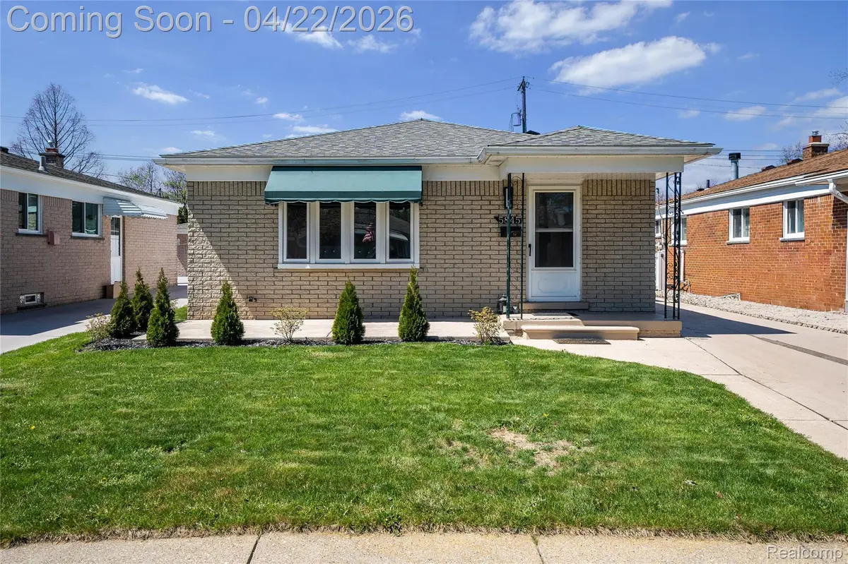 5845 Centralia ST, Dearborn Heights, MI 48127