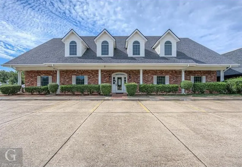 8870 Youree Drive, Shreveport, LA 71115