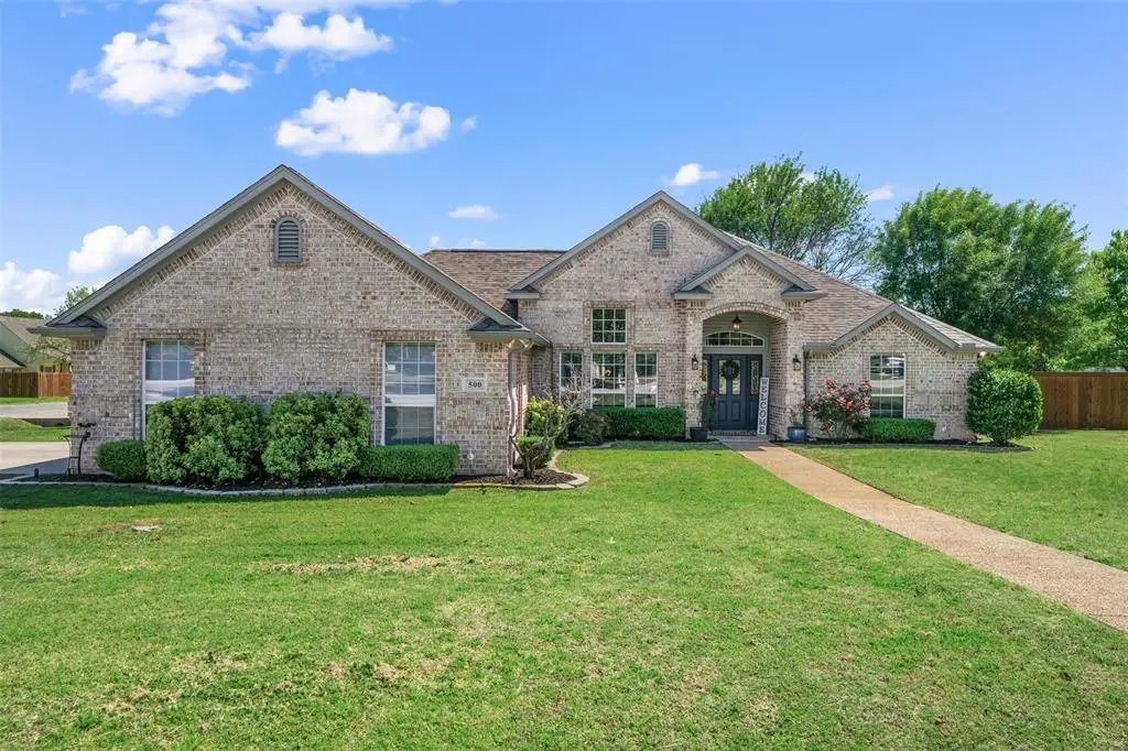 500 Green Meadow Drive, Boyd, TX 76023