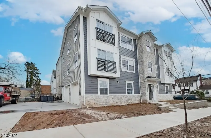 71 Lindsley Ave, Newark City, NJ 07106