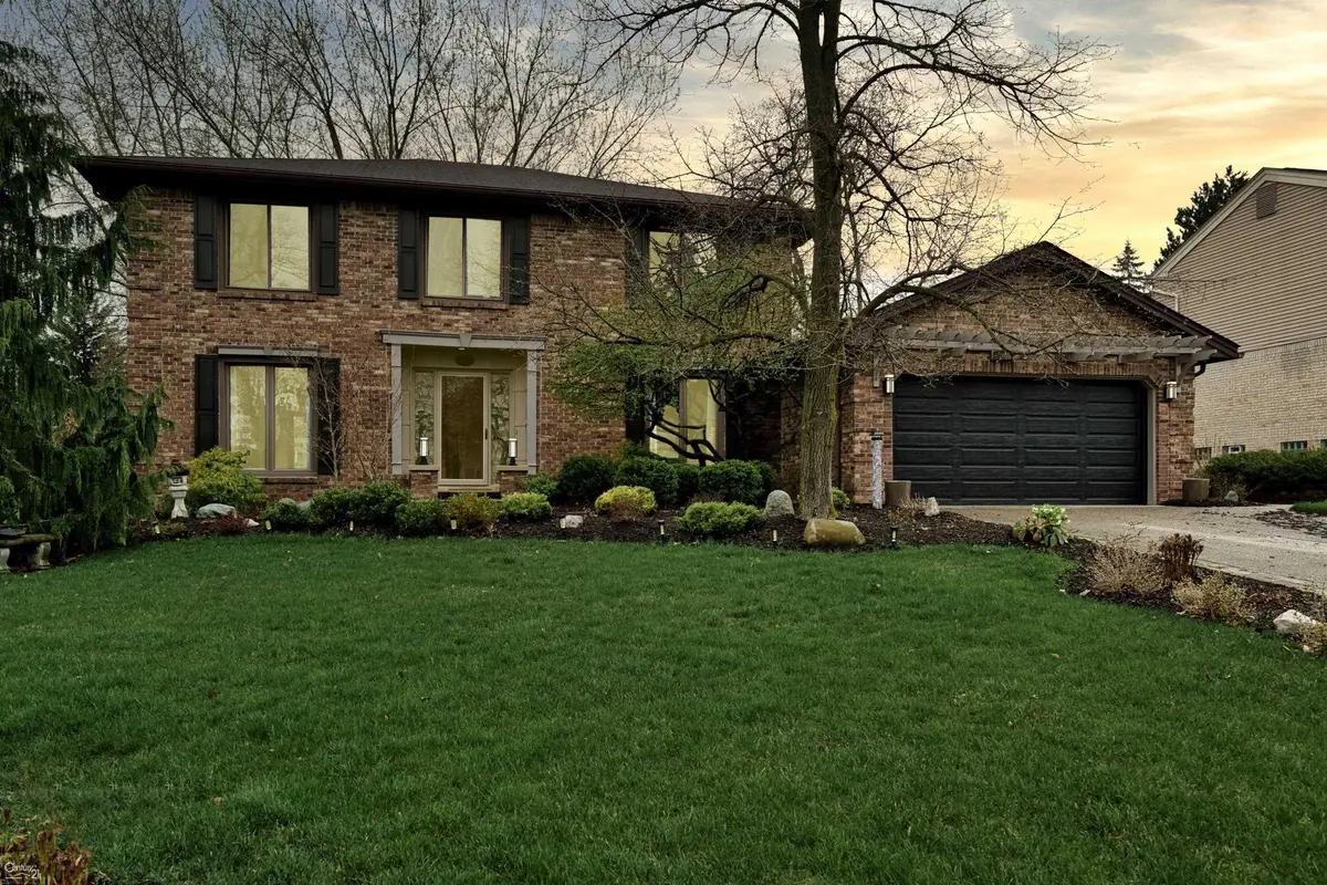 1095 Hathaway Rising ST, Rochester Hills, MI 48306