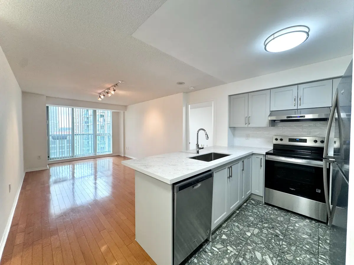 109 Front ST E #911, Toronto C08, ON M5A 4P7