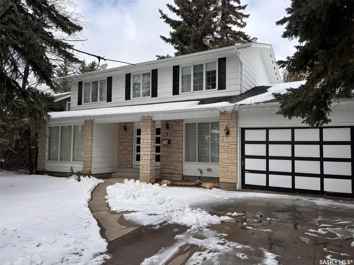 5 Malcolm PLACE, Saskatoon, SK S7H 4M3