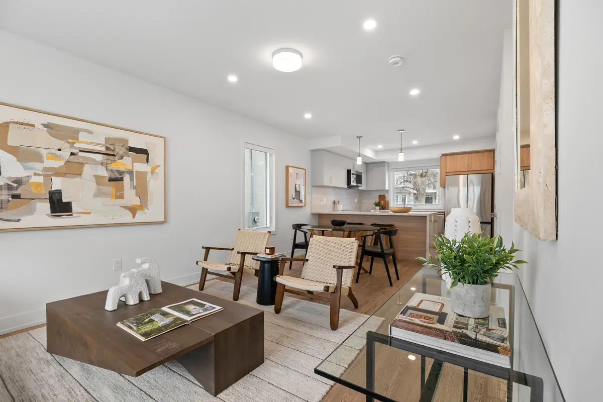 34 Poplar AVE #Unit 1, Toronto W08, ON M9B 3R4