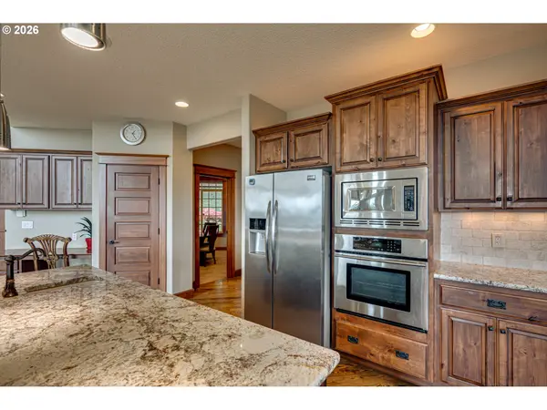 200 PINERIDGE DR, Woodland, WA 98674