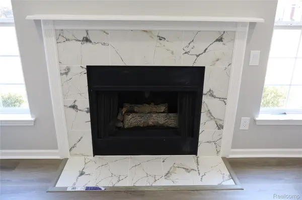 44755 Marigold DR, Sterling Heights, MI 48314