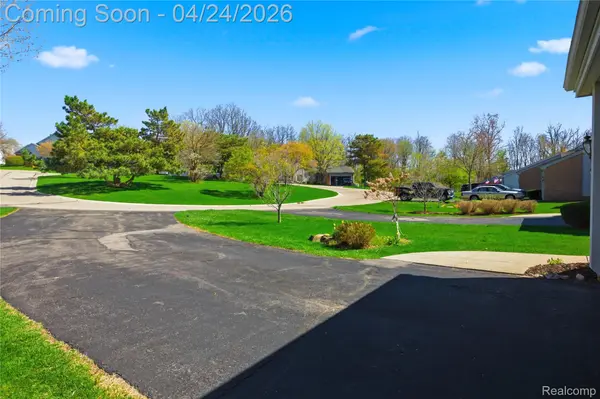 6710 Ridgeview DR, Independence Charter Township, MI 48346