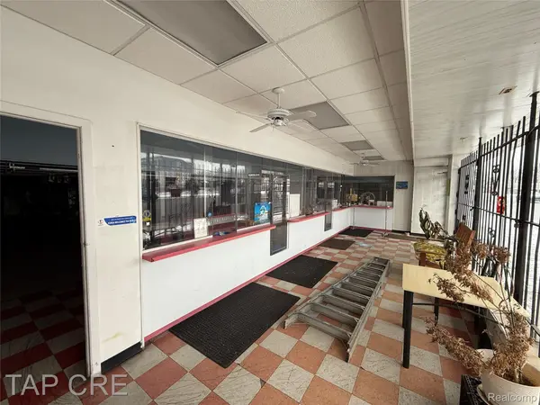 10810 W 7 Mile RD, Detroit, MI 48221