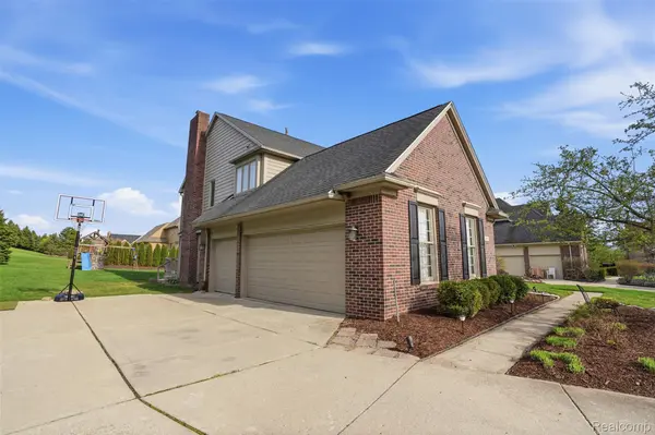 13982 Pleasant View CT, Plymouth Charter Township, MI 48170