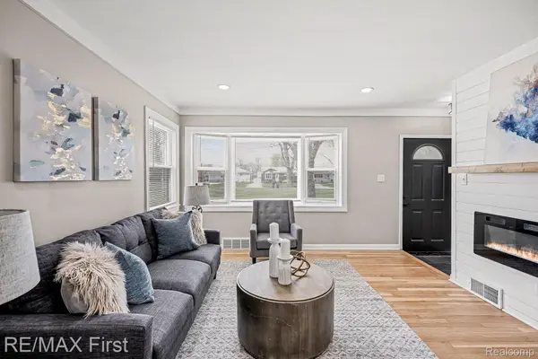 23001 Brookdale BLVD, St. Clair Shores, MI 48082