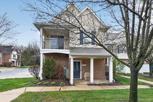 731 Amberly DR, Waterford Charter Township, MI 48328