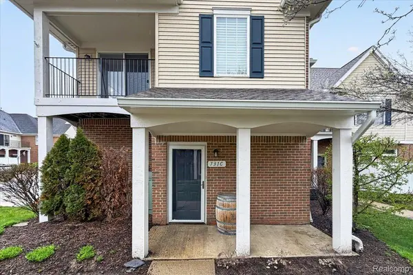 731 Amberly DR, Waterford Charter Township, MI 48328