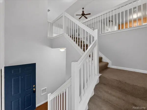 731 Amberly DR, Waterford Charter Township, MI 48328