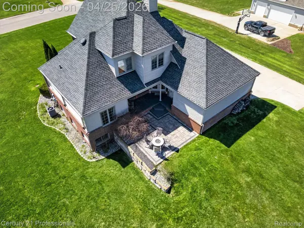 163 W Auburn TRL, Brighton Township, MI 48114