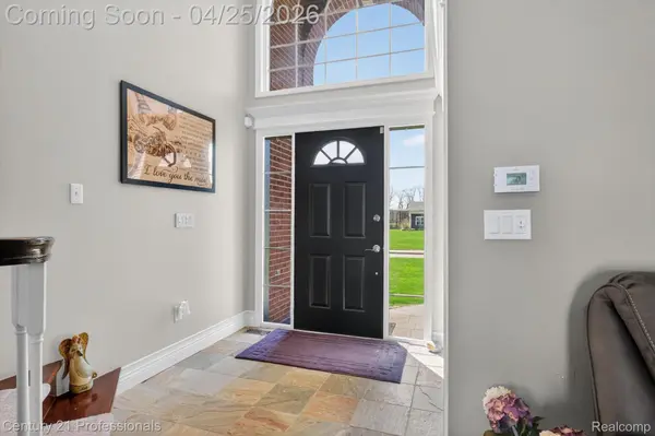 163 W Auburn TRL, Brighton Township, MI 48114