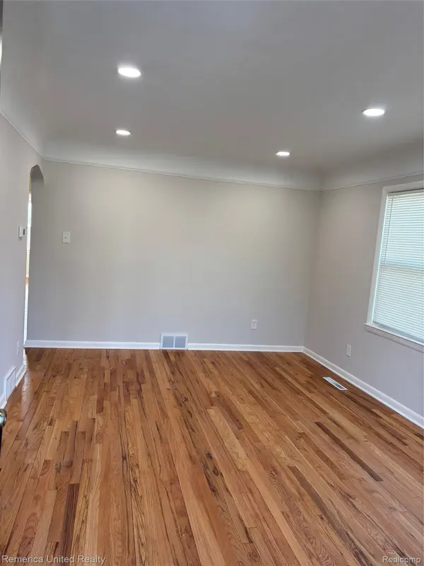 18315 Five Points ST, Redford Charter Township, MI 48240