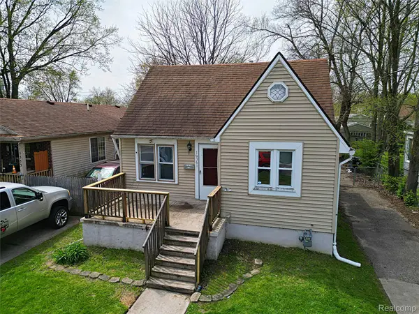 19361 Wakenden, Redford Charter Township, MI 48240