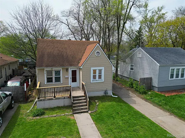 19361 Wakenden, Redford Charter Township, MI 48240