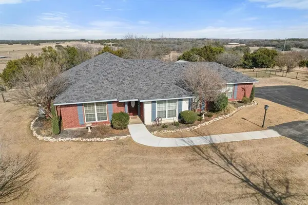 1917 Bentwater Parkway, Granbury, TX 76049