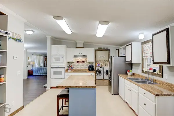 1010 Springwood Lane, Shreveport, LA 71107