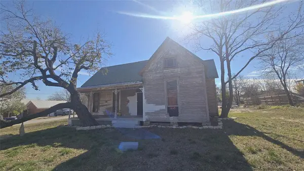 308 E Duncan Avenue, Comanche, TX 76442