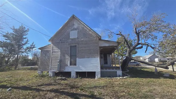 308 E Duncan Avenue, Comanche, TX 76442