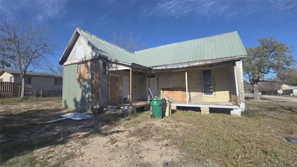 308 E Duncan Avenue, Comanche, TX 76442