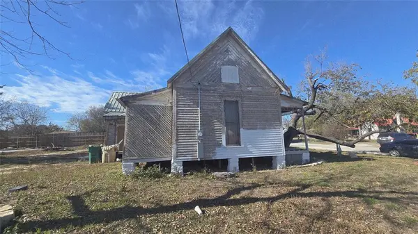 308 E Duncan Avenue, Comanche, TX 76442