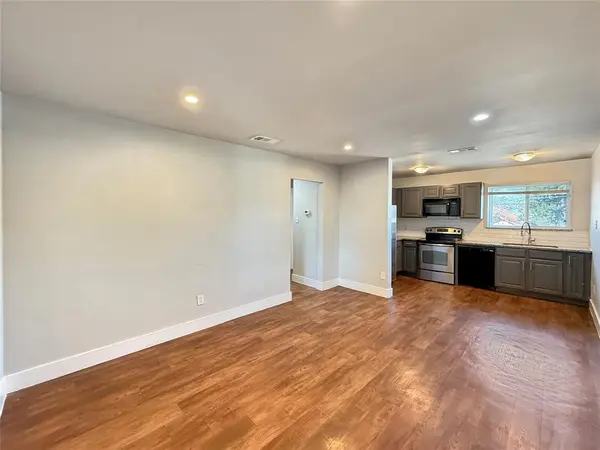 740 Edgemont Avenue #204, Dallas, TX 75216