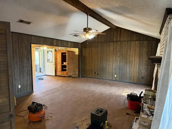 1716 Creek Ridge Court, Irving, TX 75060